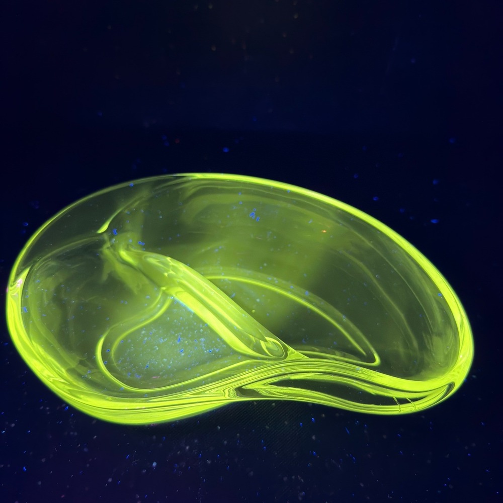 Fostoria Kidney Shape Divided Glass Dish Manganese Glow Mid Century Modern 7in